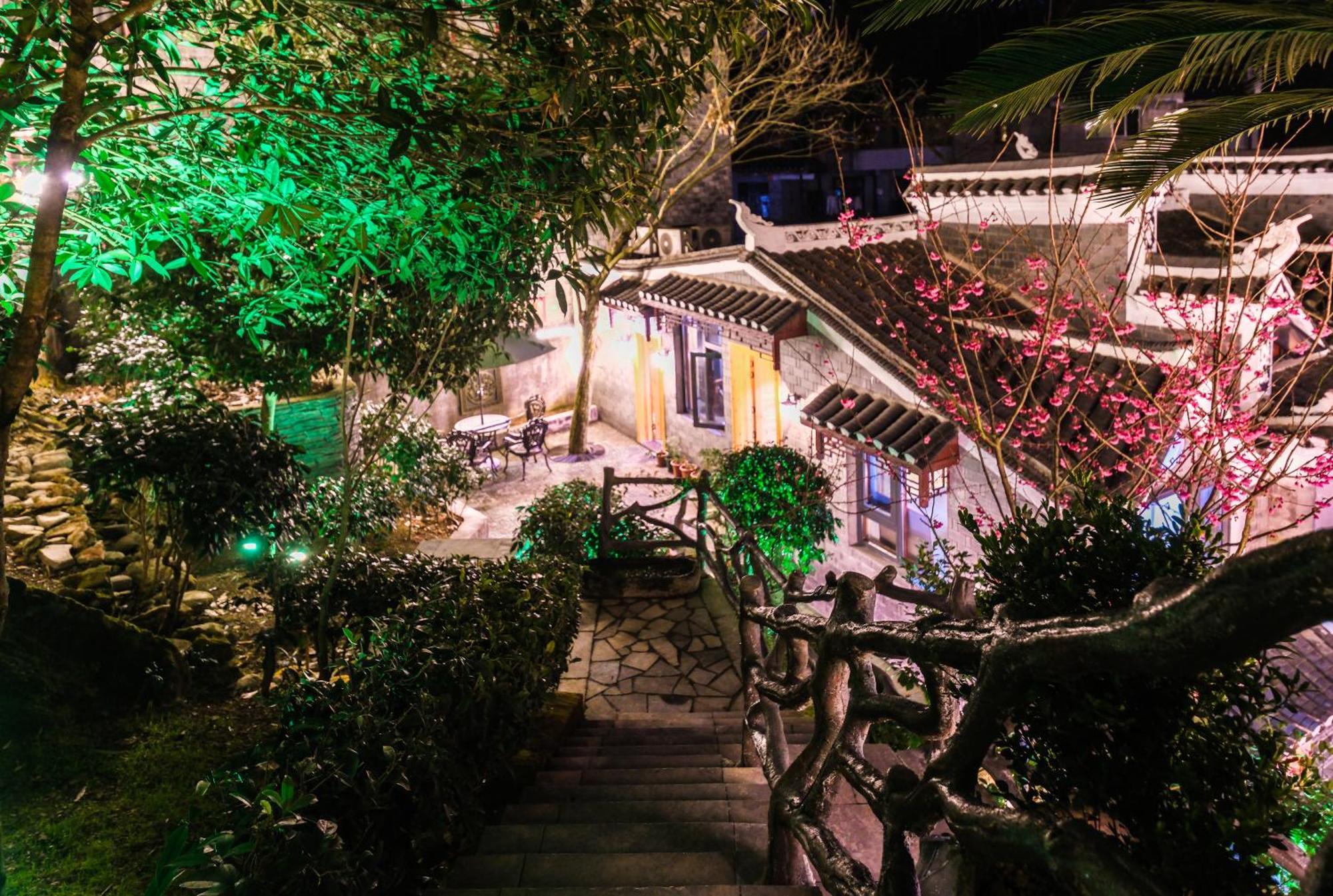 Dream In Fenghuang Apartment Bagian luar foto
